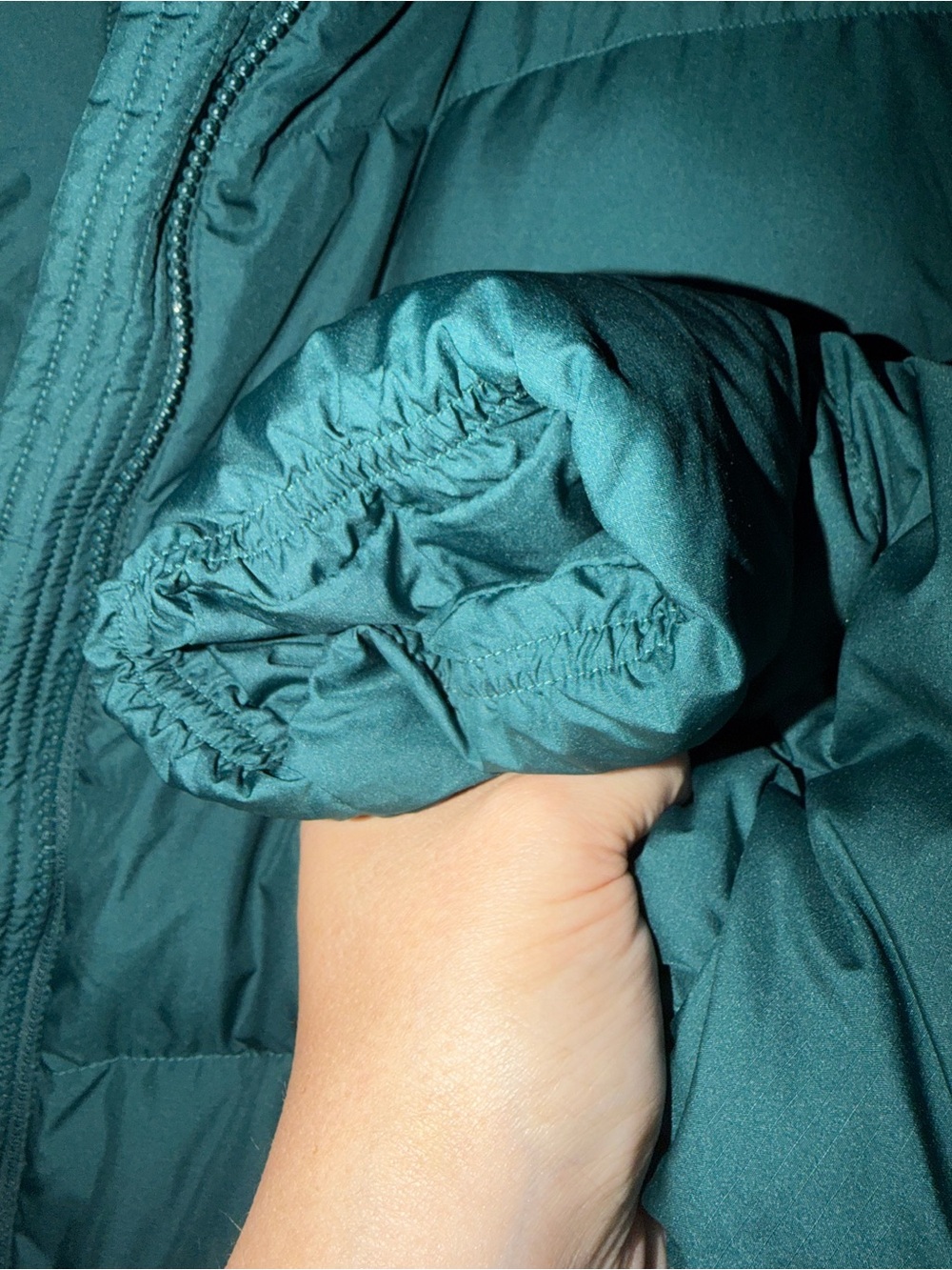 L.L. Bean Women's Dark Green Cropped Puffer Jacket with Hood - Picture 4 of 5